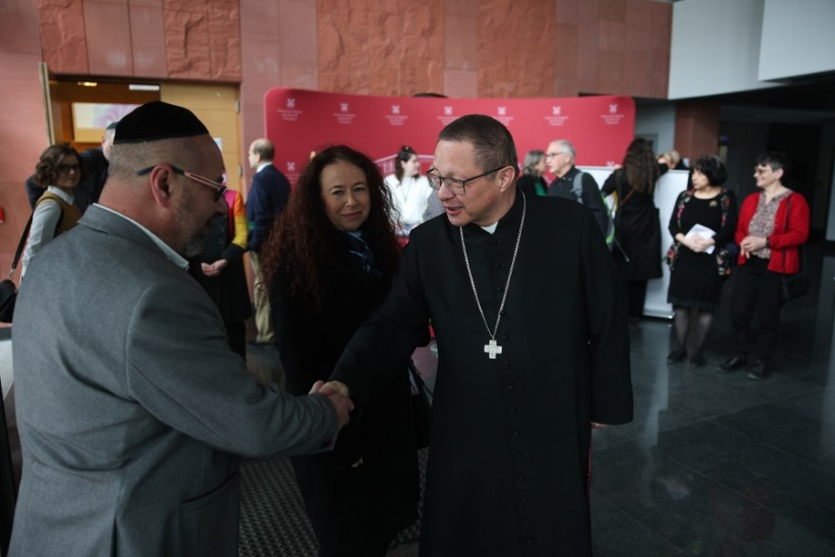 Metropolita krakowski kard. Grzegorz Ryś i przewodnicząca Gminy Wyznaniowej Żydowskiej w Krakowie Helena Jakubowicz /	Łukasz Gągulski /PAP