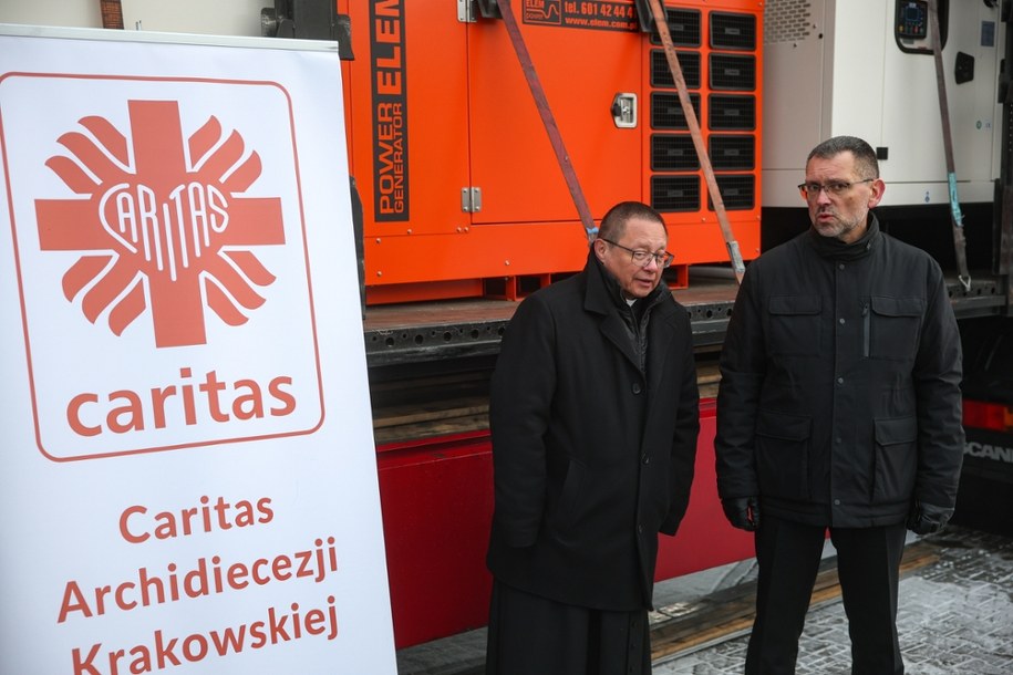 Metropolita krakowski kard. Grzegorz Ryś (L) oraz Konsul Generalny Ukrainy w Krakowie Wiaczesław Wojnarowśkyj (P) /Łukasz Gagulski  /PAP