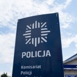 Mężczyzna dźgnięty nożem wpadł na komendę w Szczytnie. Partnerka zatrzymana