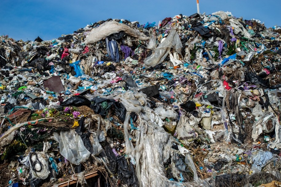 Kanadyjczyk odnalazł obrączki żony wśród 18 ton odpadów