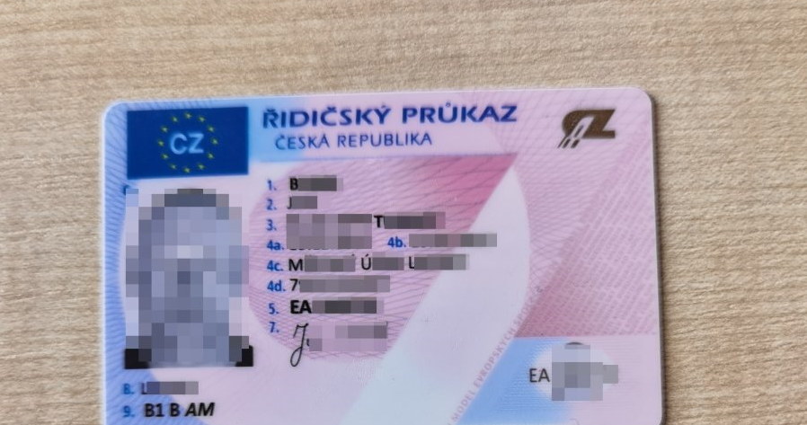 Mężczyzna okazał czeskie prawo jazdy /Policja