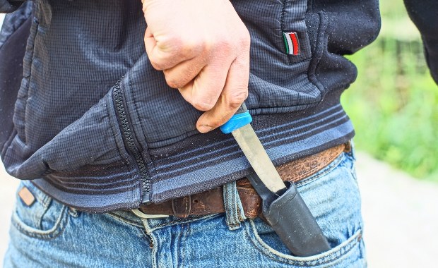 Mężczyzna pchnięty nożem na ulicy w Gdyni. 28-latek zmarł w szpitalu