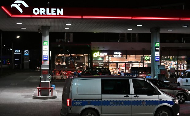 Mężczyzna podpalił się na stacji benzynowej. Jest podejrzewany o zabójstwo