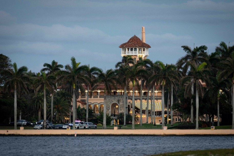 Mężczyzna próbował wkroczyć na teren posiadłości Mar-a-Lago /SCOTT OLSON/Getty AFP/East News /East News