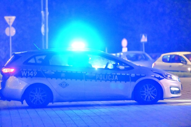 Mężczyzna uciekł z komisariatu w piątek. Wcześniej został zatrzymany za jazdę pod wpływem alkoholu / 	Marcin Bielecki    /PAP