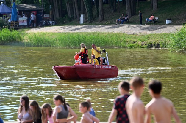 Mężczyzna utonął w Jeziorze Głębokim w Szczecinie /	Marcin Bielecki   /PAP