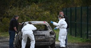 Mężczyzna wjechał w pieszych. Próbował spalić swój samochód