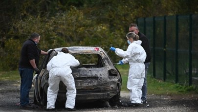 Mężczyzna wjechał w pieszych. Próbował spalić swój samochód