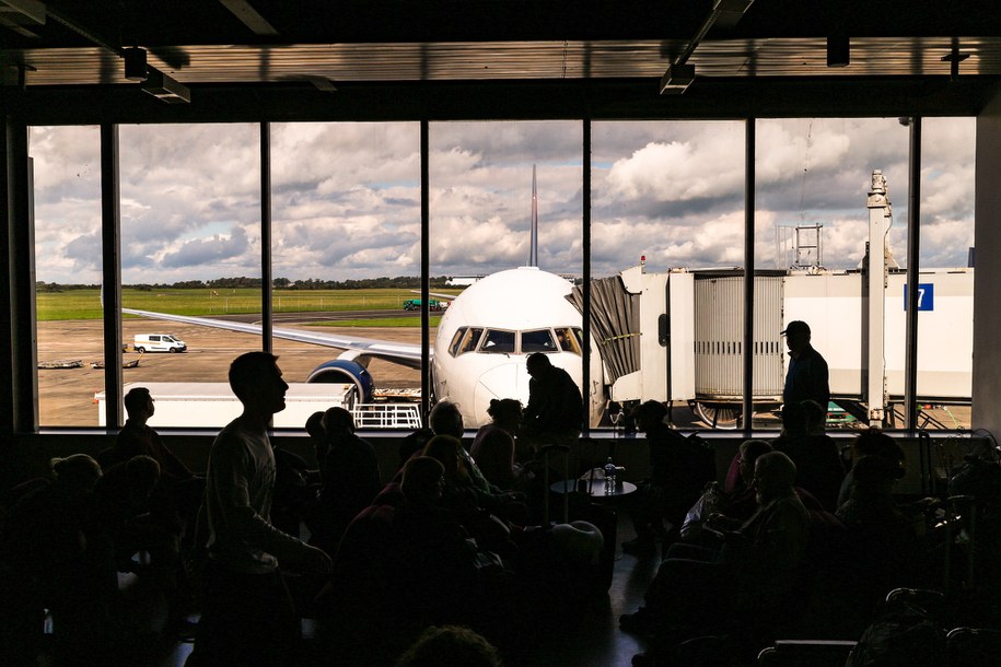 Mężczyzna z siekierą atakuje amerykański samolot transportowy C-130 - zdjęcie poglądowe /Shutterstock