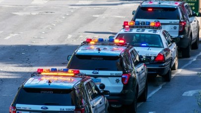 Mężczyzna zaczął strzelać i zabarykadował się w budynku. Ogromna akcja służb w Teksasie