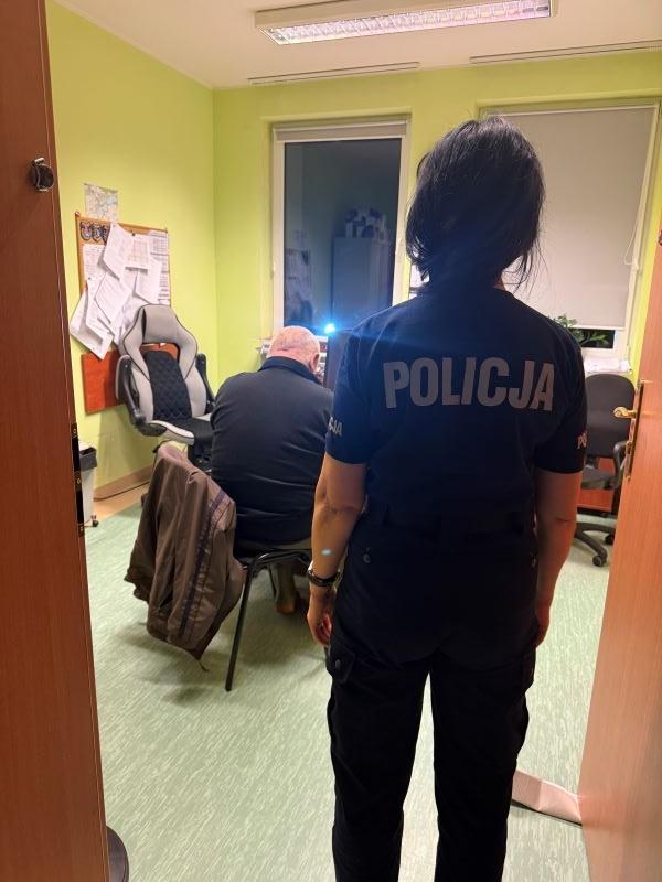 Mężczyzna zastrzelił dwa swoje psy, bo nie radził sobie z ich wychowaniem /KPP Człuchów /Policja