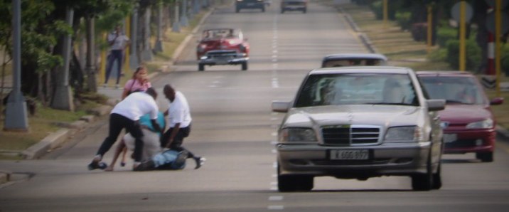 Mężczyzna został powalony na ulicę kilka skrzyżowań przed kościołem /Paweł Żuchowski, RMF FM /RMF FM