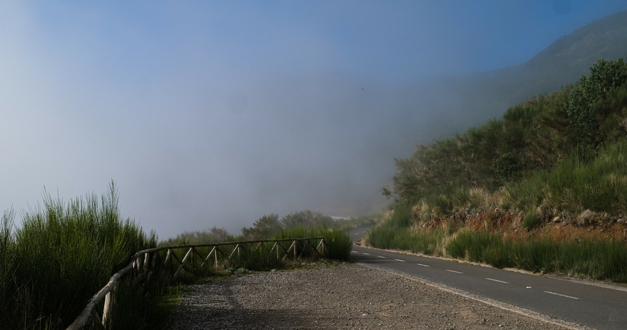 Orographic fog in Portugal /Mateusz Grochocki /East News