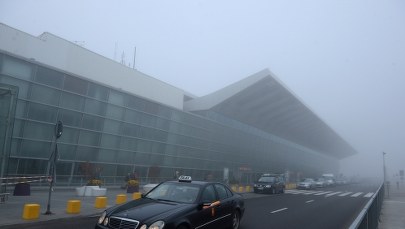 Mgła spowiła Okęcie