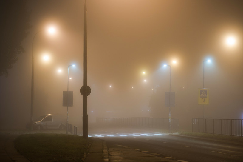 Mgła w Warszawie, zdjęcie ilustracyjne / Arkadiusz Ziolek /East News