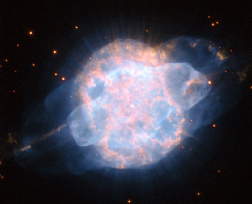 Mgławica NGC 3918 /NASA