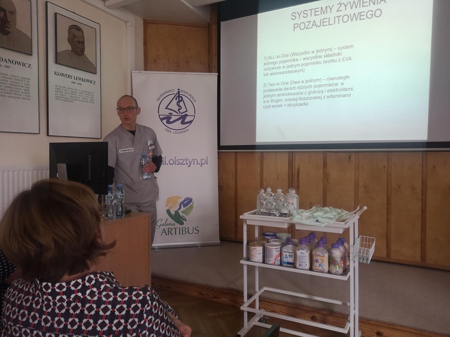 Mgr Maciej Milczarek, farmaceuta ze Szpitala Dziecięcego w Olsztynie oraz Konsultant Wojewódzki w dziedzinie Farmacji Klinicznej /Agnieszka Deoniziak /Materiały prasowe