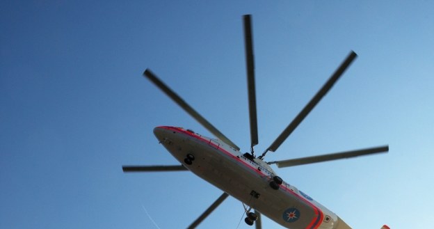 Mi-26 podnosi samolot Tu-134 /AFP