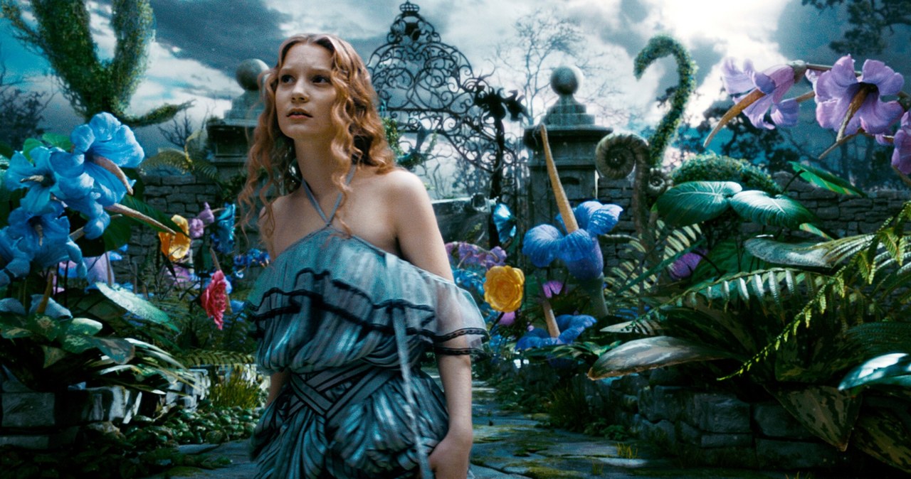 Mia Wasikowska w filmie "Alicja w Krainie Czarów" /Walt Disney Pictures/courtesy Everett Collectio /East News