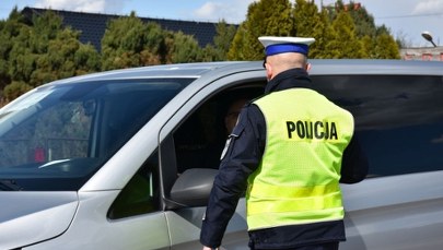 Miał 3,66 promila. Zdradziły go otwarte drzwi w aucie 