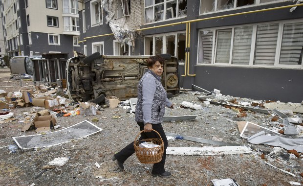 "Miał 3 kule w nodze, 1 w sercu i 1 w płucach". Relacje tych, którzy przeżyli masakrę w Buczy