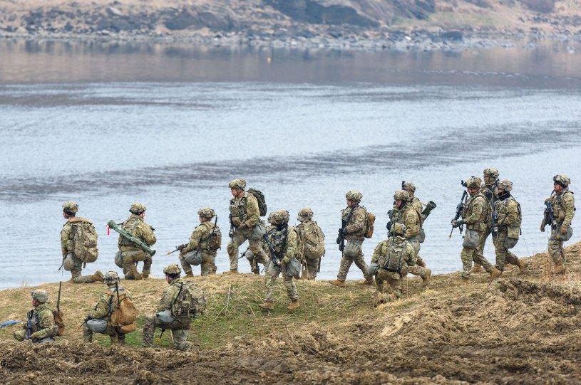 Miał dość Korei Północnej. Przywiązał się do styropianu i skoczył w morze