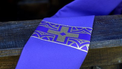 Miał poniżać, wyzywać i bić. Ksiądz oskarżony o znęcanie się nad uczniami