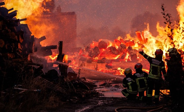 Miał poparzone 75 proc. ciała. Zginął, walcząc z pożarem