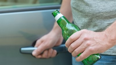 Miał prawie 4 promile, wiózł dwójkę dzieci. Co grozi 35-latkowi?