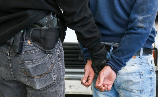 Miał prowadzić fabrykę narkotyków w Szwecji. Lider gangu zatrzymany w Warszawie