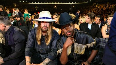 Miał w samej bieliźnie rzucić się na policjanta. Lil Nas X z zarzutami