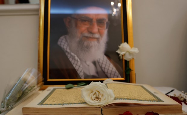 Miał zginąć w czerwcu. Dlaczego przyspieszono zabicie przywódcy Iranu?