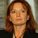 Miała zaledwie 24 lata, a on 50. Była młodsza nawet od... jego syna