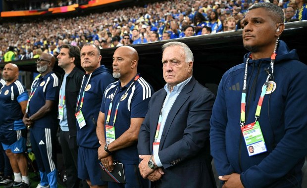 Miało go nie być na mundialu. Poleciały łzy, Advocaat stał się rekordzistą