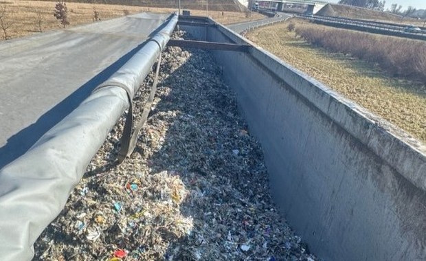 Miały być minerały, był plastik. Ponad 24 tony nielegalnych odpadów zatrzymane