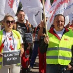 "Miały być miód i mleko, zostało grupowe zwolnienie z Beko". Protest pracowników w Łodzi 