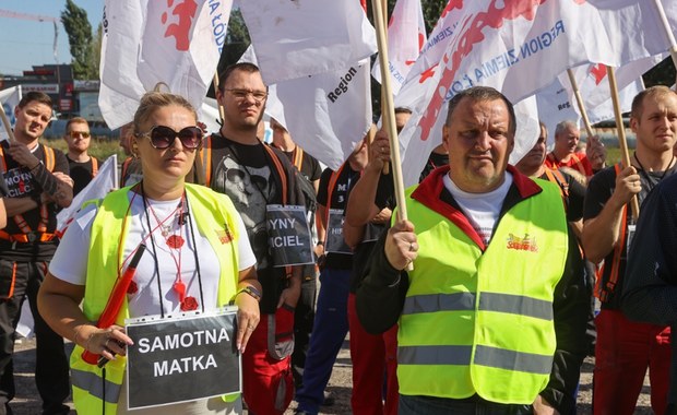 "Miały być miód i mleko, zostało grupowe zwolnienie z Beko". Protest pracowników w Łodzi 