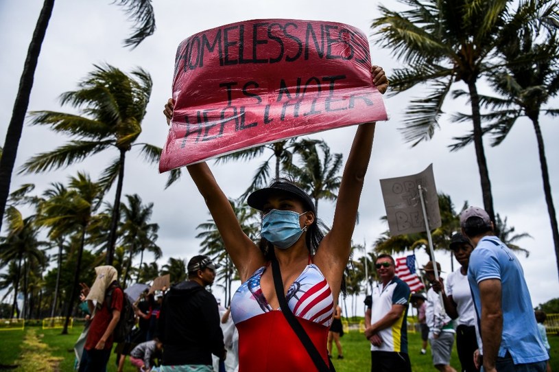 Miami, protest mający na celu wymuszenie na lokalnych władzach otwarcia plaż /AFP