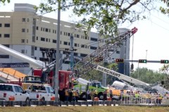 Miami: Runęła kładka dla pieszych