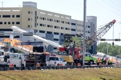 Miami: Runęła kładka dla pieszych