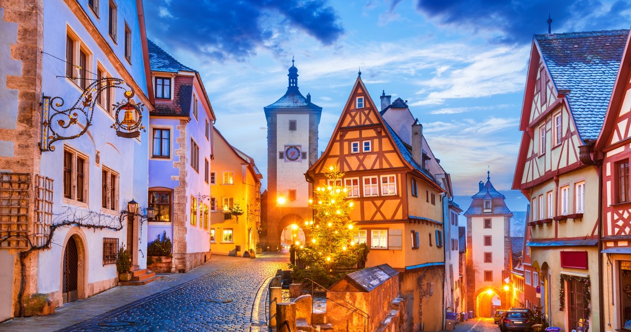 Miasteczko, które zachwyca świątecznym klimatem. W sam raz na grudniowy wyjazd /Pixel