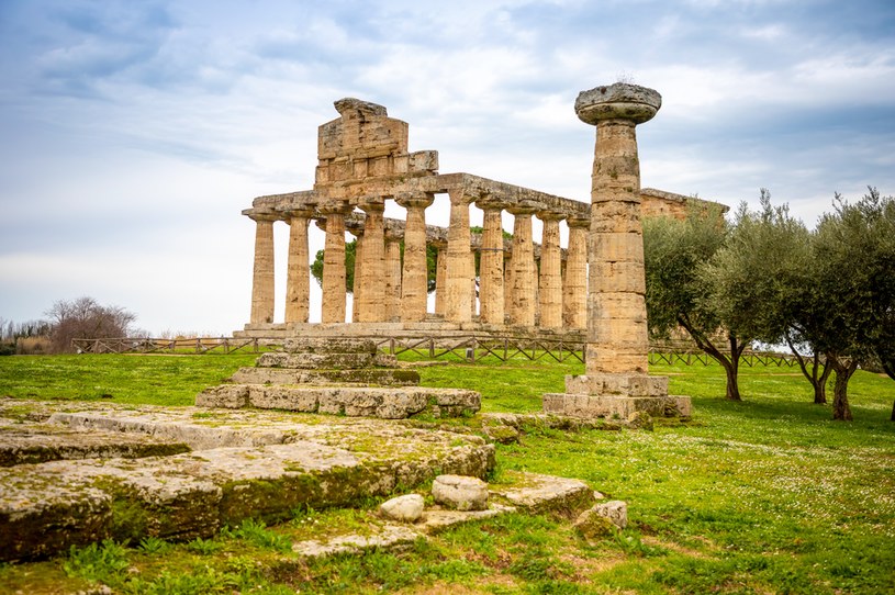 Miasto Pasteum słynie z trzech starożytnych świątyń greckich /123RF/PICSEL