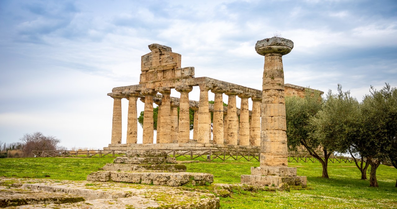 Miasto Pasteum słynie z trzech starożytnych świątyń greckich /123RF/PICSEL