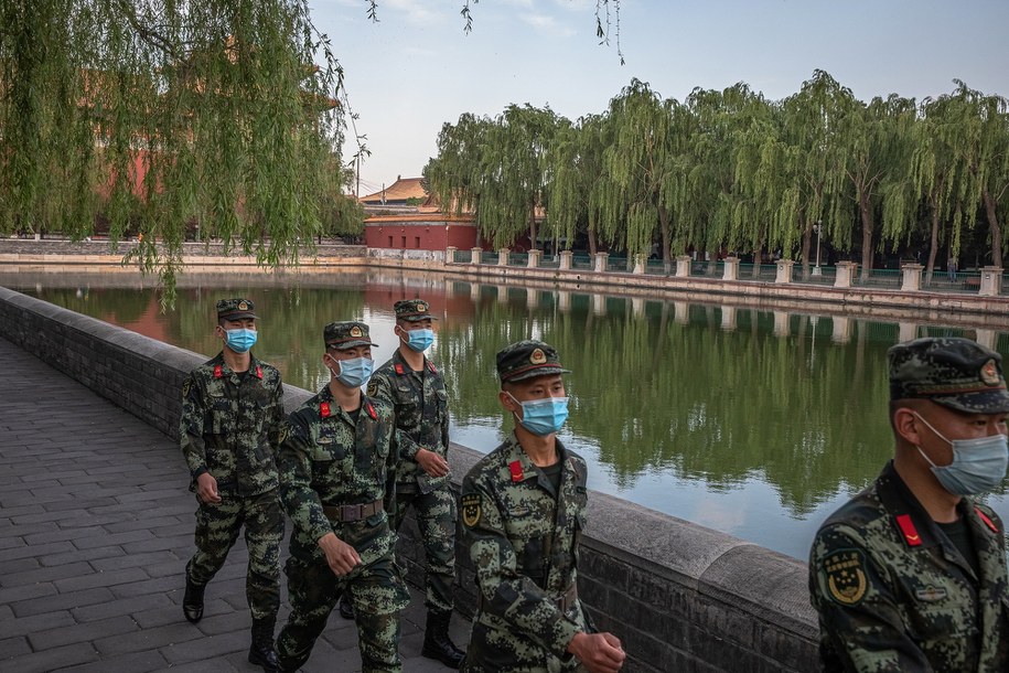 Miasto Wuhan formalnie ogłosiło zakaz jedzenia dzikich zwierząt /ROMAN PILIPEY /PAP/EPA