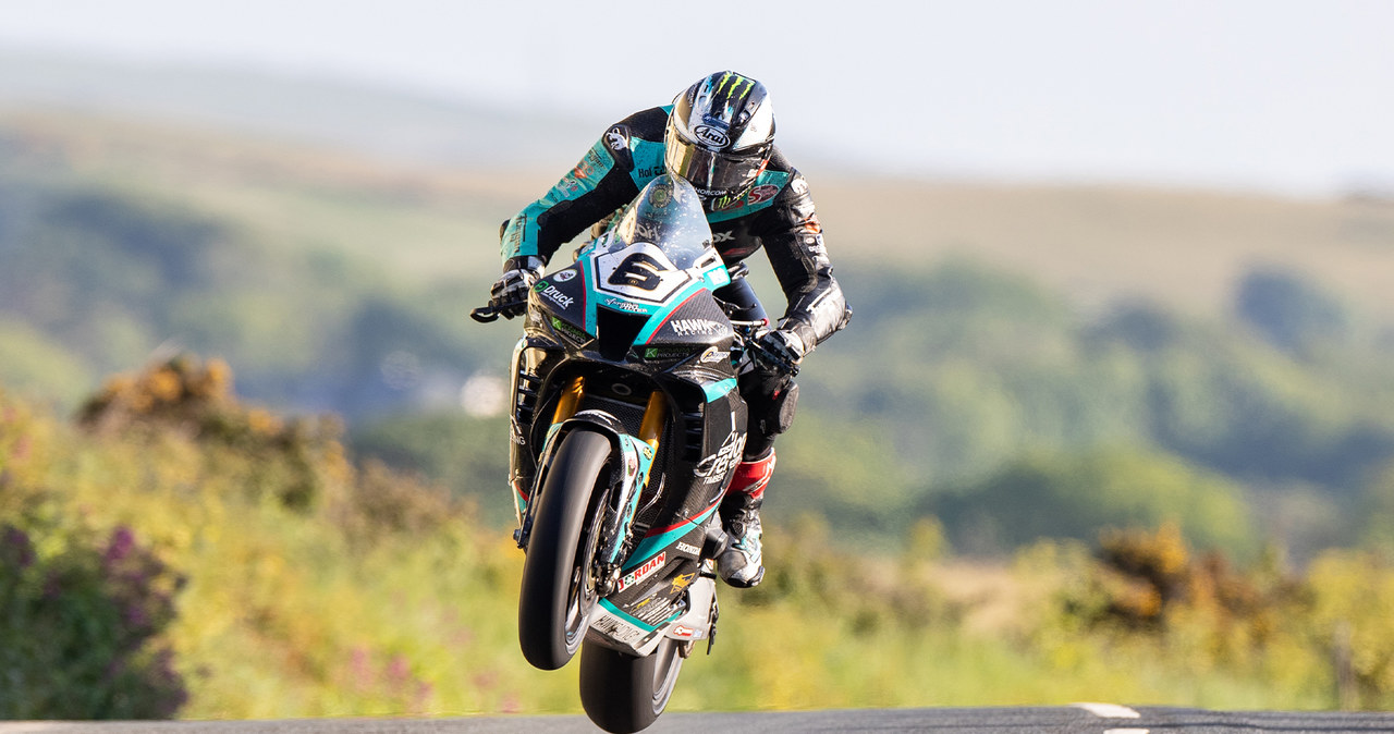 Michael Dunlop jest 24-krotnym zwycięzcą na wyspie Man. Więcej wygranych miał tylko jego wuj - Joey Dunlop (26 zwycięstw) / fot. IOMTT /materiały prasowe