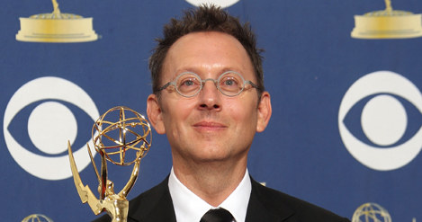 Michael Emerson ze statuetką Emmy zdobytą za rolę Benjamina Linusa /Jason Merritt /Getty Images/Flash Press Media