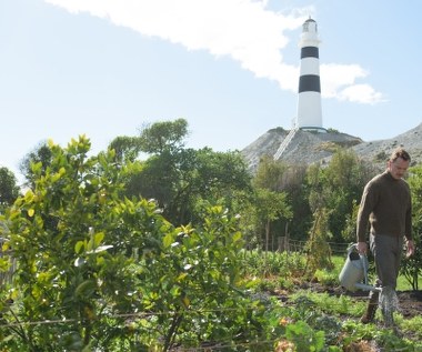Michael Fassbender (Tom) w filmie "Światło między oceanami"