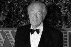 Michael Gambon nie żyje. Był znany z roli Dumbledore'a w Harrym Potterze
