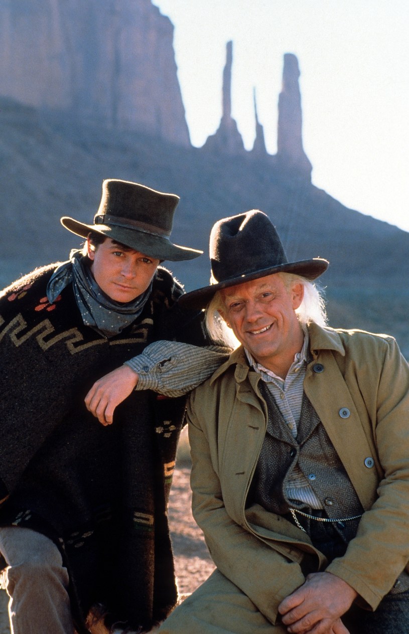 Michael J Fox i Christopher Lloyd na planie trzeciej części "Powrotu do przyszłości" / Universal /Getty Images