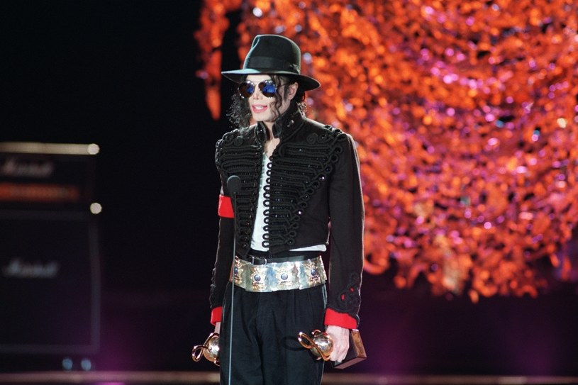 Michael Jackson często nosił kapelusze typu fedora /JACQUES SOFFER /AFP